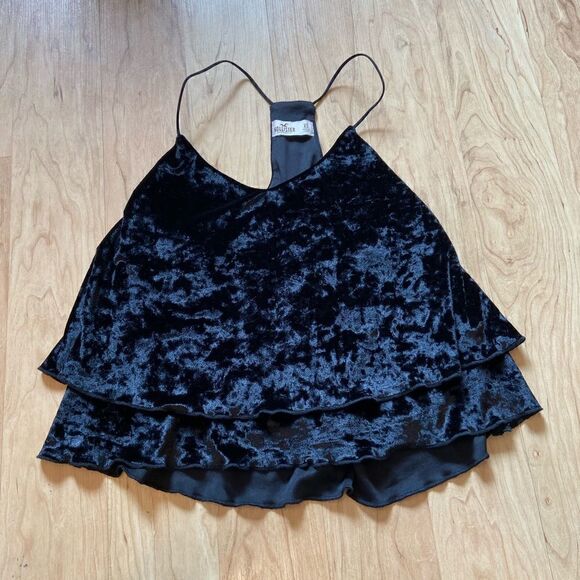 Hollister black velour tired cropped tank top - Picture 1 of 3